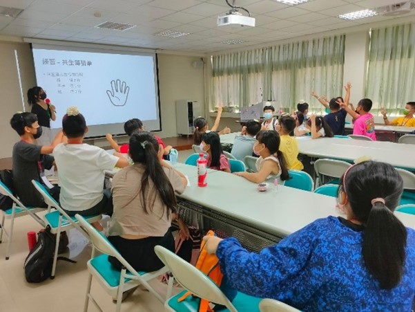 透過遊戲瞭解珊瑚所面臨的環境危機